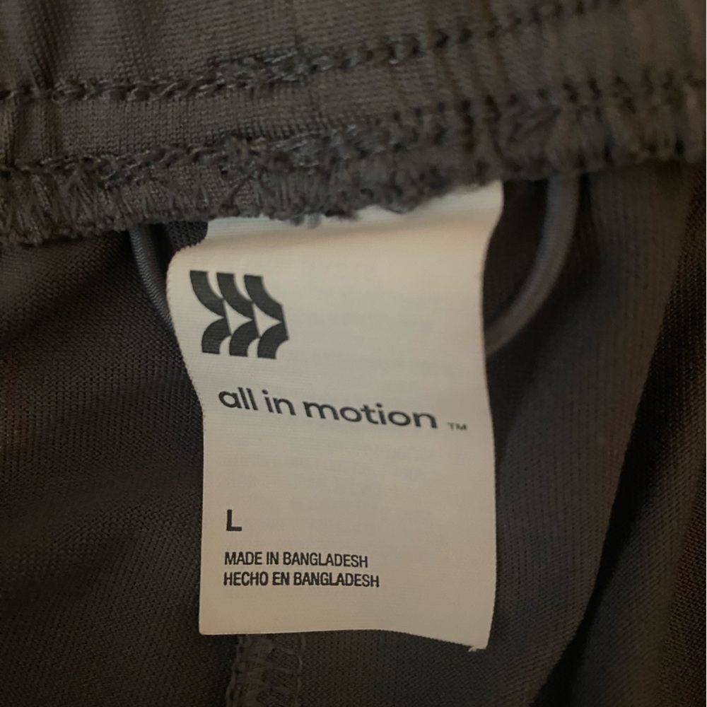 Gray men’s Target All in Motion gym shorts - Picture 4 of 4
